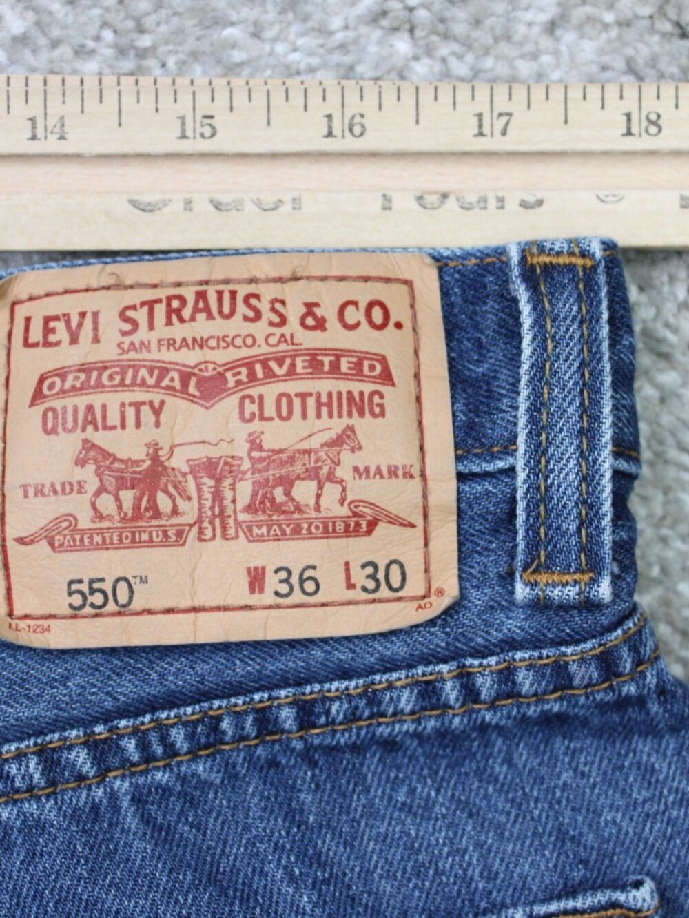Levi's 550 Jeans Mens 36x30 Blue Relaxed Fit 100% Cotton 5-Pocket Denim Y2K - Picture 7 of 13